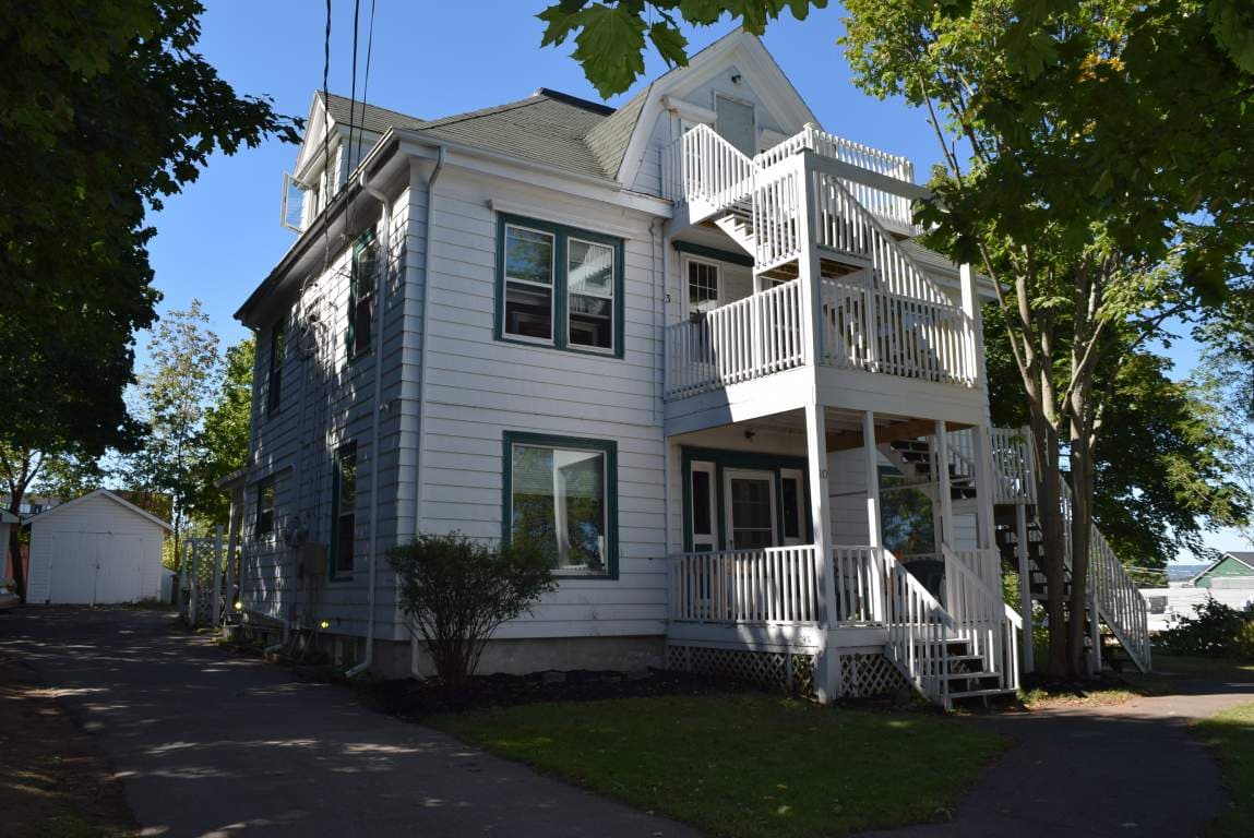 10 Linden Avenue, Wolfville NS – photo 1